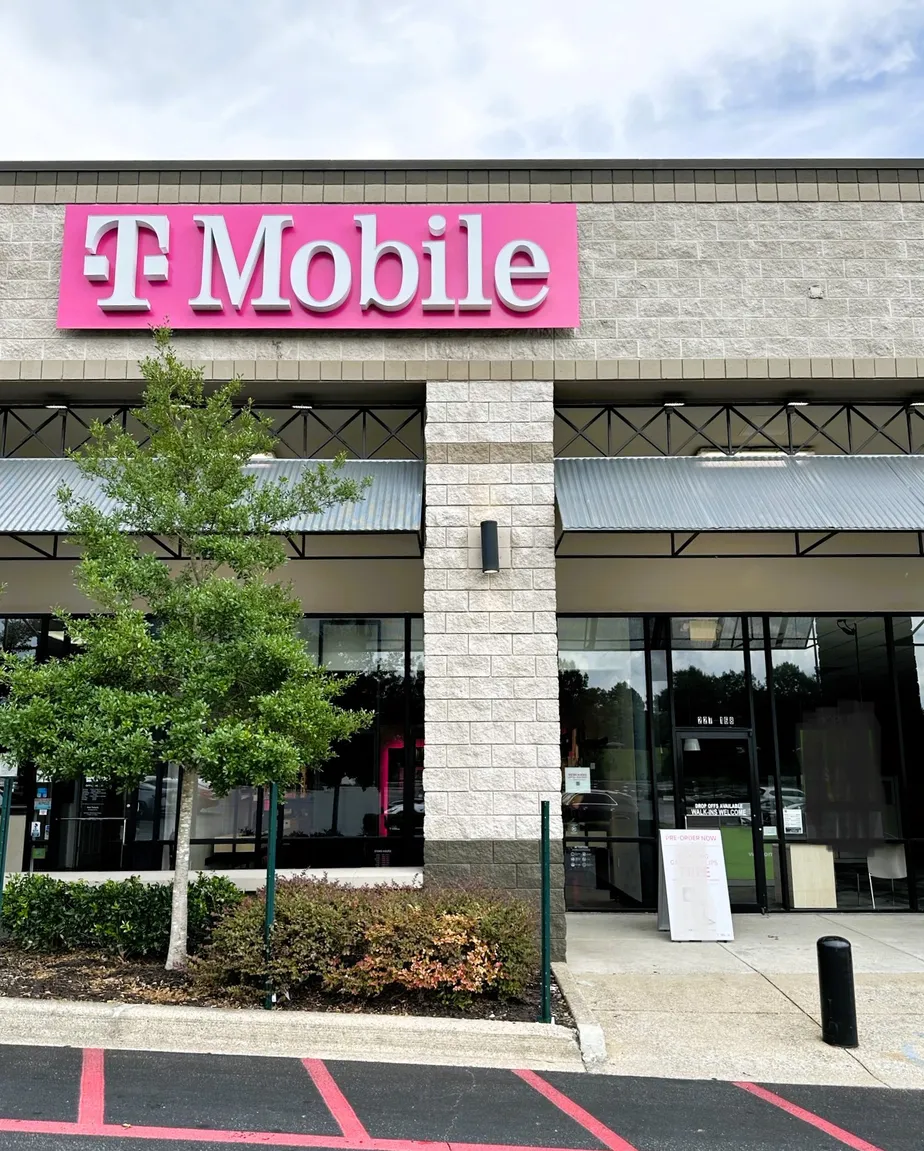 Exterior photo of T-Mobile Store at Wildwood Centre, Homewood, AL