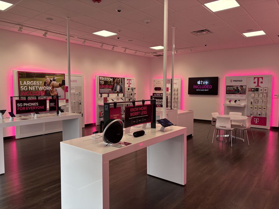 Interior photo of T-Mobile Store at Thomaston Commons, Thomaston, ME