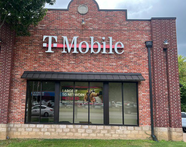  Exterior photo of T-Mobile Store at W MLK Blvd & Finger Rd, Fayetteville, AR 