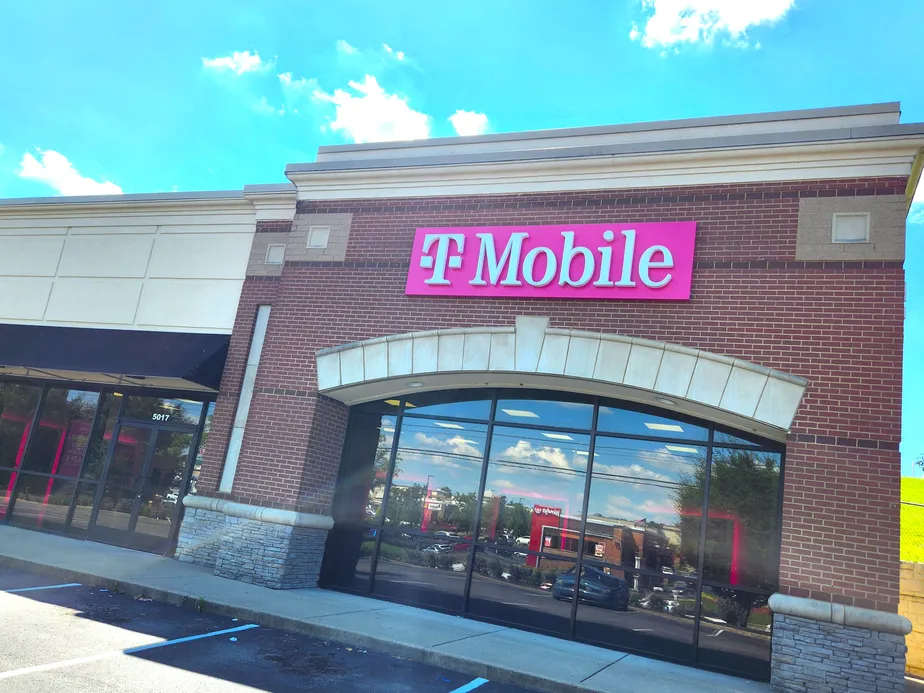Exterior photo of T-Mobile Store at Mt Juliet - Providence, Mt Juliet, TN