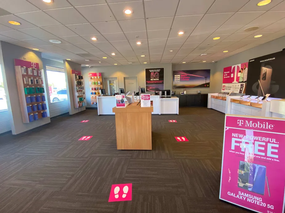  Interior photo of T-Mobile Store at Shasta Way & Washburn Way, Klamath Falls, OR 