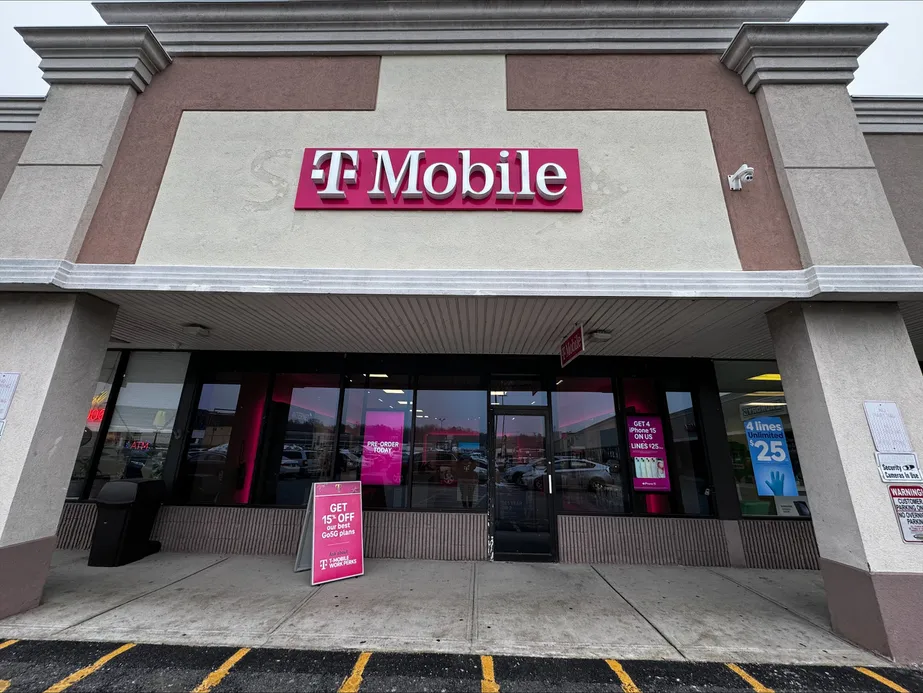  Exterior photo of T-Mobile Store at Dolson Ave, Middletown, NY 