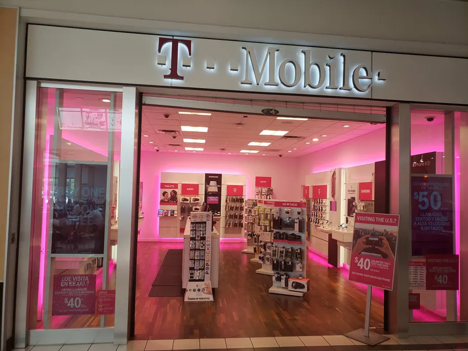 Exterior photo of T-Mobile store at Miami International Mall 7, Miami, FL