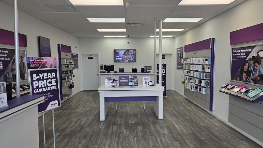 Metro by T-Mobile 6680 W Bell Rd - 6680 W Bell Rd 