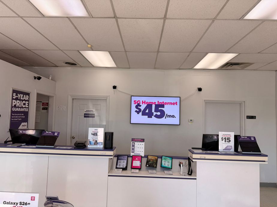 Metro by T-Mobile 5326 W Washington St - 5326 W Washington St 