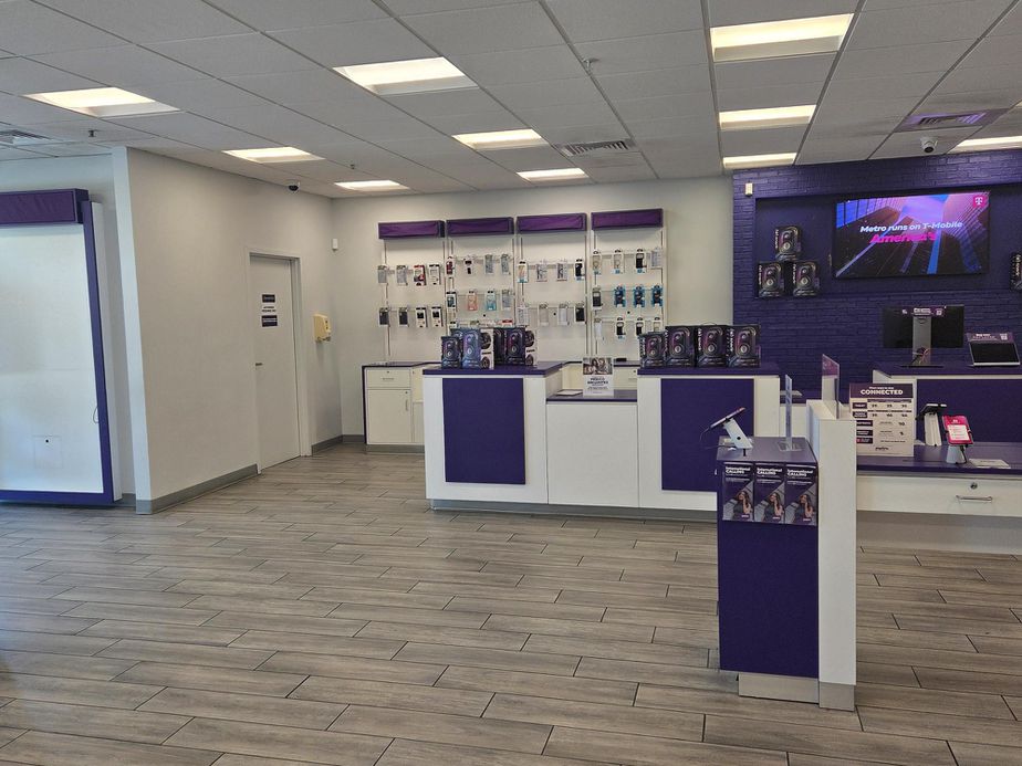 Metro by T-Mobile 10933 S US Hwy 1 - 10933 S US Hwy 1 