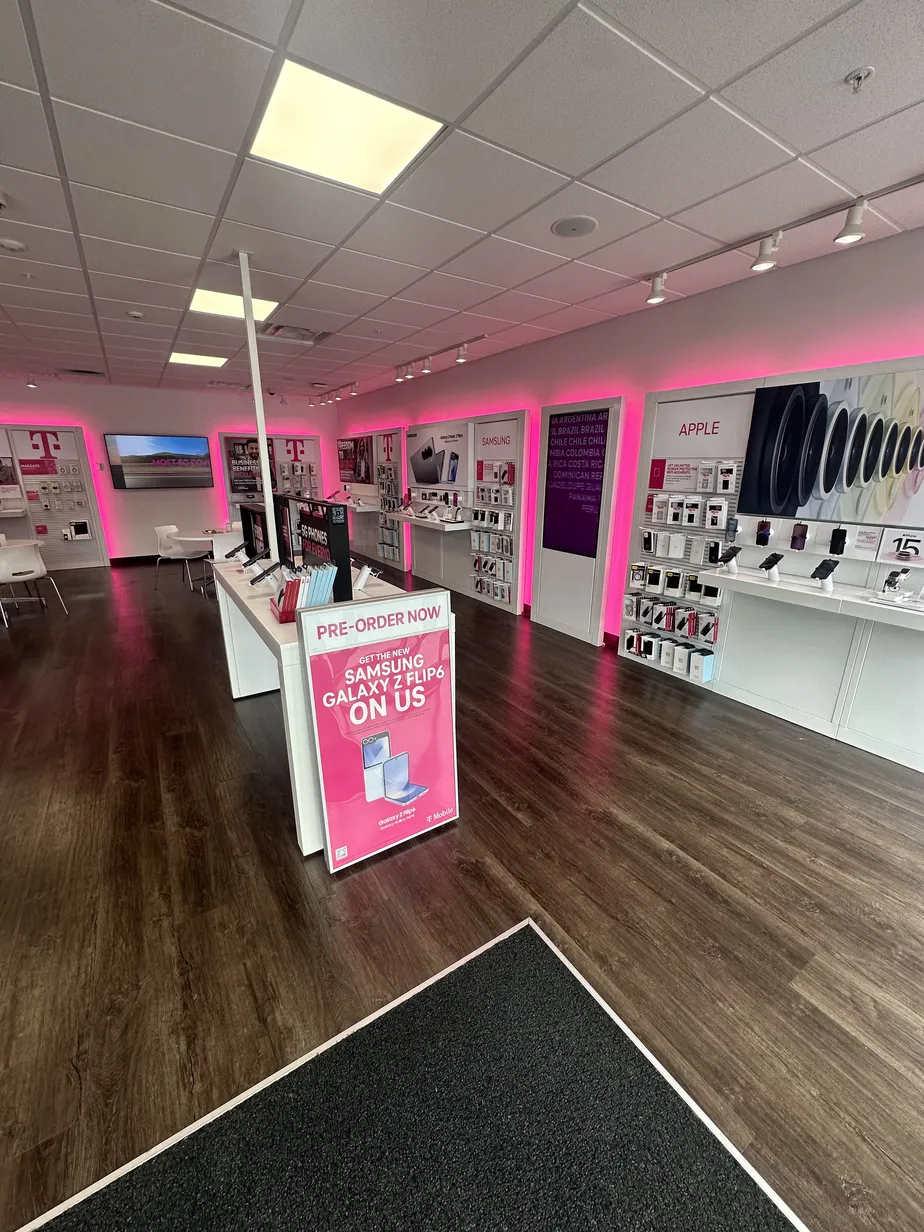  Interior photo of T-Mobile Store at Broadway & Vigo, Eureka, CA 