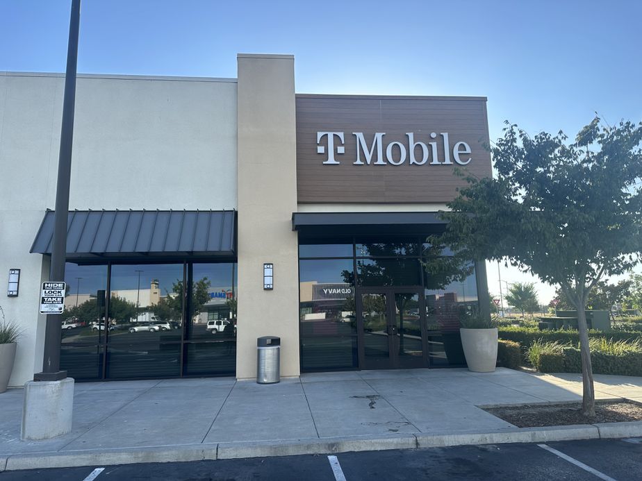 Exterior photo of T-Mobile Store at Delta Shores Cir S & N Retail Dr, Sacramento, CA