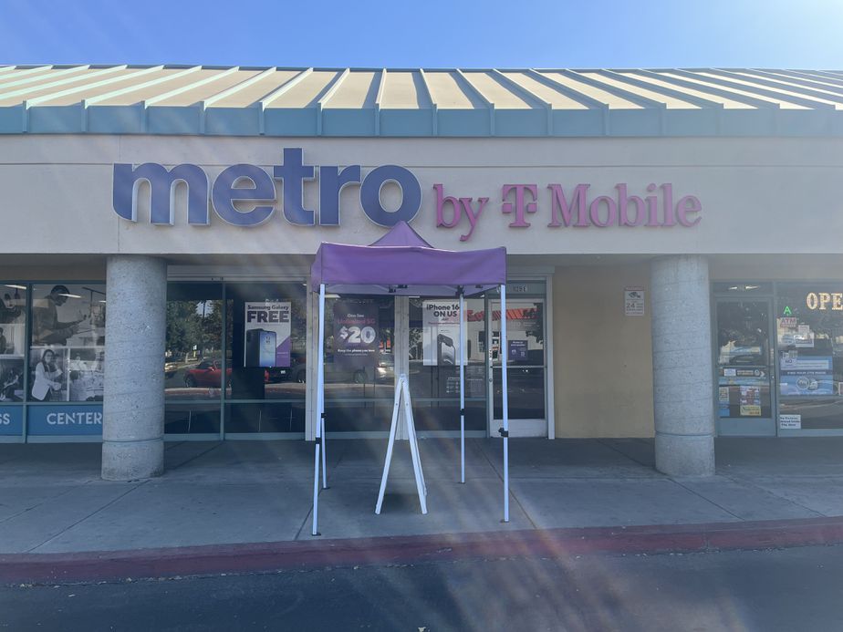 Metro by T-Mobile 1129 Olive Dr - 1129 Olive Dr 