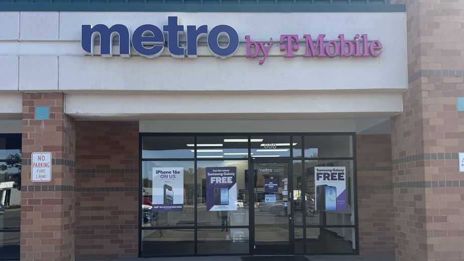 Metro by T-Mobile 808 Main St - 808 Main St