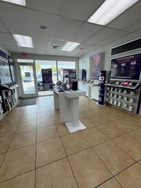 Metro by T-Mobile 3095 S Military Trl - 3095 S Military Trl 