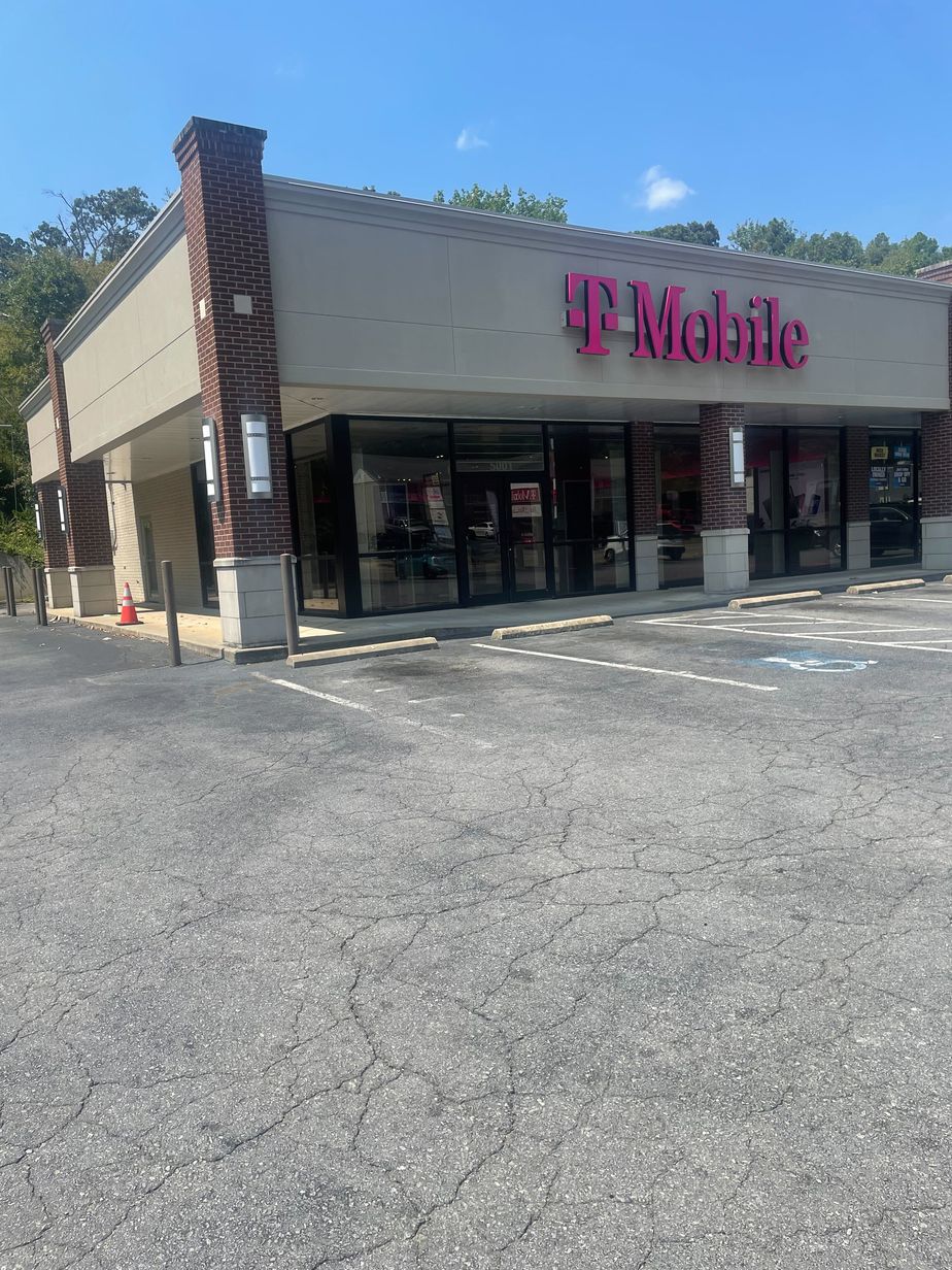 Exterior photo of T-Mobile Store at JFK Blvd & McCain Blvd, North Little Rock, AR