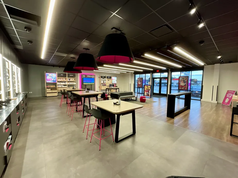  Interior photo of T-Mobile Store at S Oneida St & Willard Dr, Green Bay, WI 