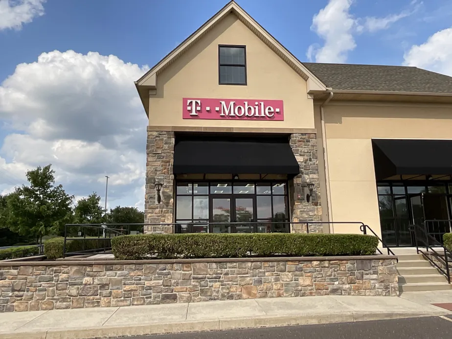 Exterior photo of T-Mobile Store at Forty Foot Rd & Clemens Rd, Hatfield, PA 