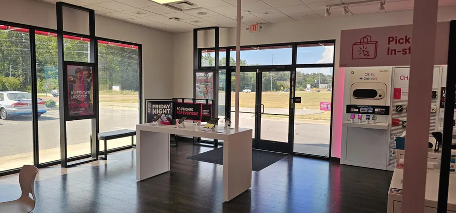  Interior photo of T-Mobile Store at S Dupree St & E Jefferson St, Brownsville, TN 