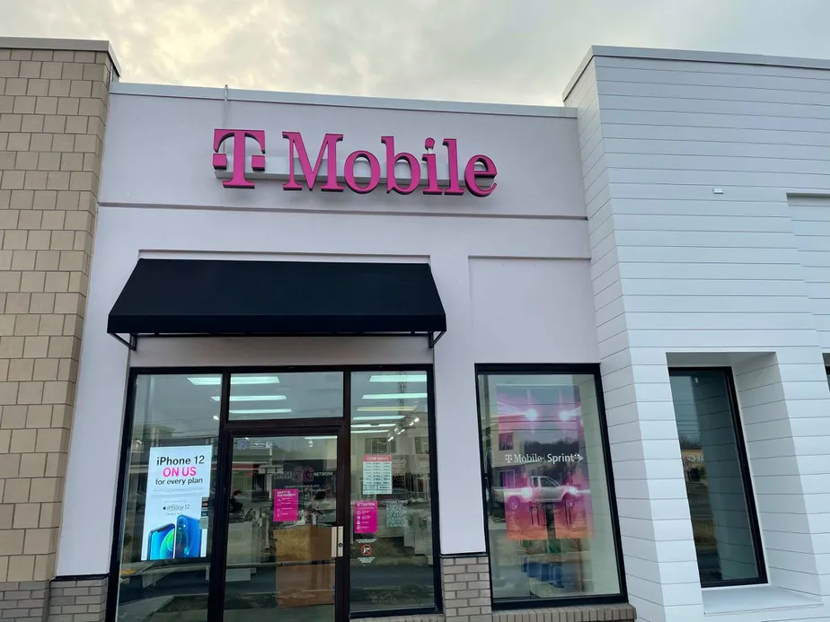 Exterior photo of T-Mobile store at Route 9 & Albany Post Rd, Wappingers Falls, NY