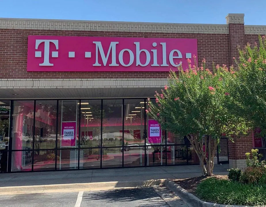  Exterior photo of T-Mobile store at E Joyce Blvd & Mall Ave, Fayetteville, AR 