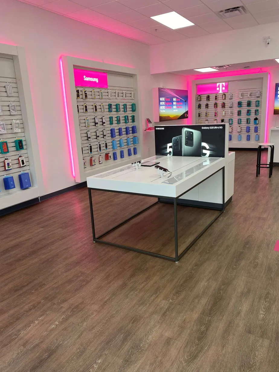 Interior photo of T-Mobile Store at N Gloster St & Mel Dr, Tupelo, MS