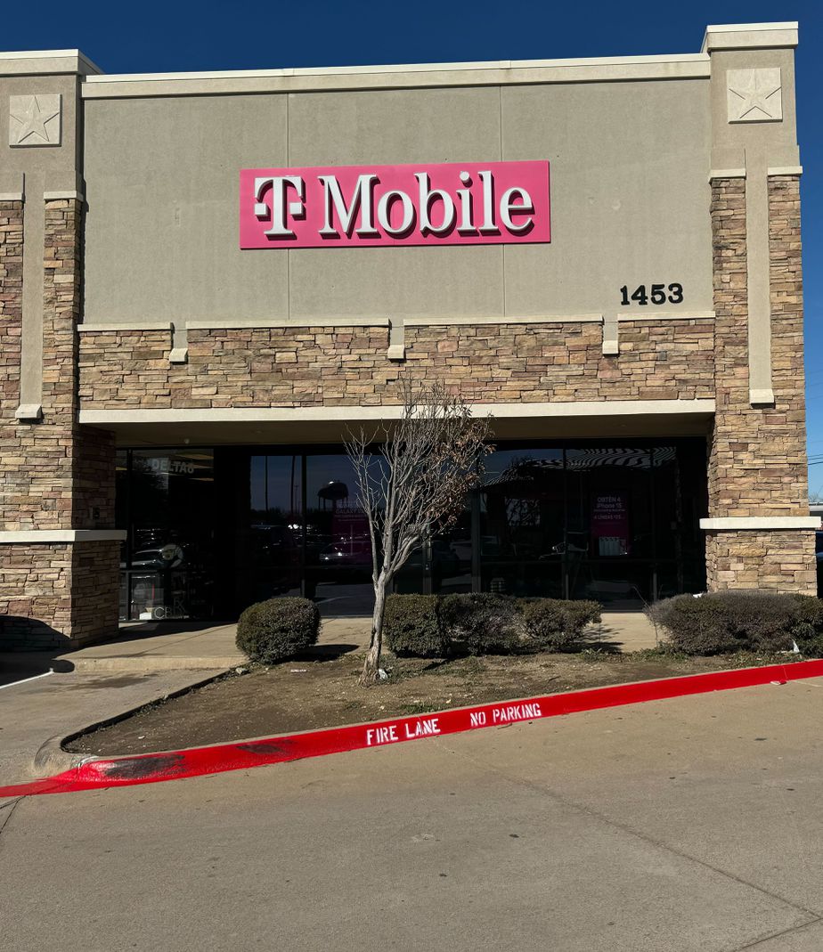 Exterior photo of T-Mobile Store at Saginaw-North, Saginaw, TX