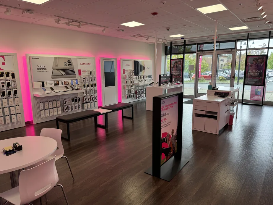  Interior photo of T-Mobile Store at Point Fosdick Dr & Olympic Dr, Gig Harbor, WA 
