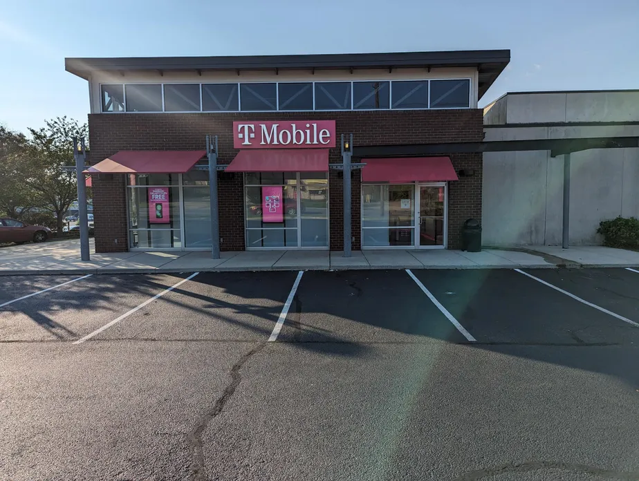 Exterior photo of T-Mobile Store at Roebuck Market Place, Birmingham, AL