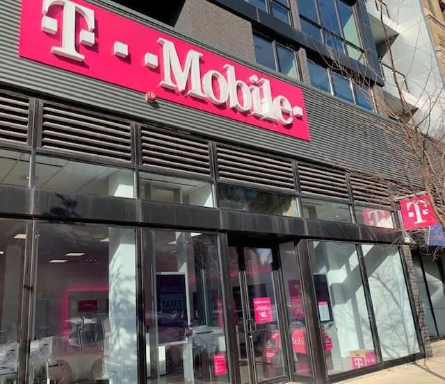 Exterior photo of T-Mobile store at Milwaukee & North Ave., Chicago, IL