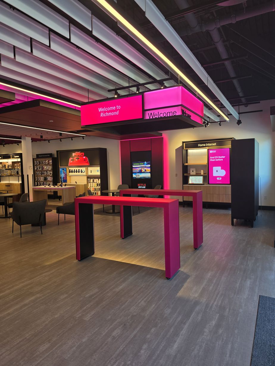  Interior photo of T-Mobile Store at White Oak Village, Richmond, VA 
