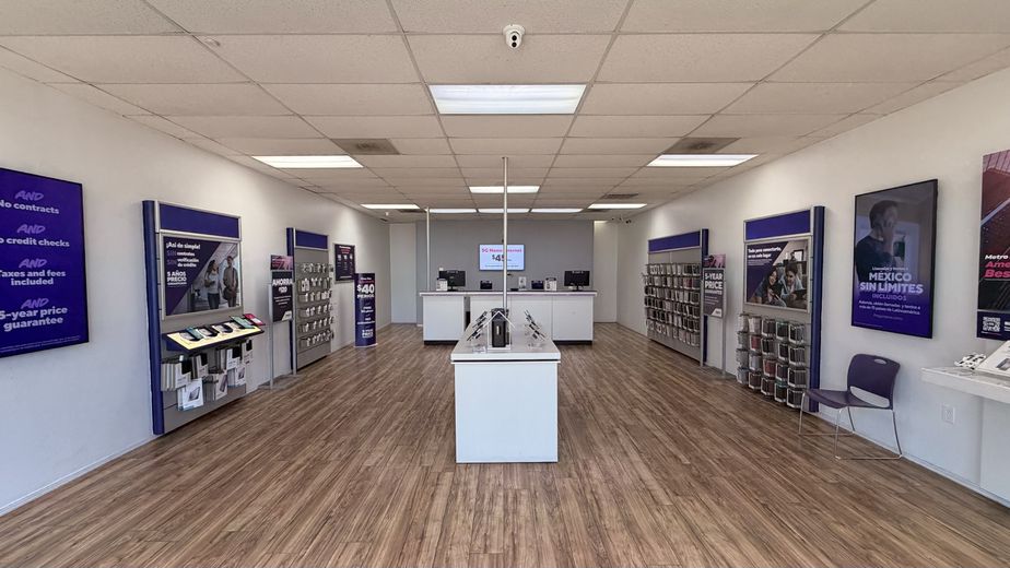 Metro by T-Mobile 600 Louisiana Blvd SE - 600 Louisiana Blvd SE 