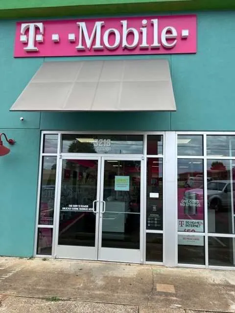 Exterior photo of T-Mobile Store at North St & E Lakewood St, Nacogdoches, TX