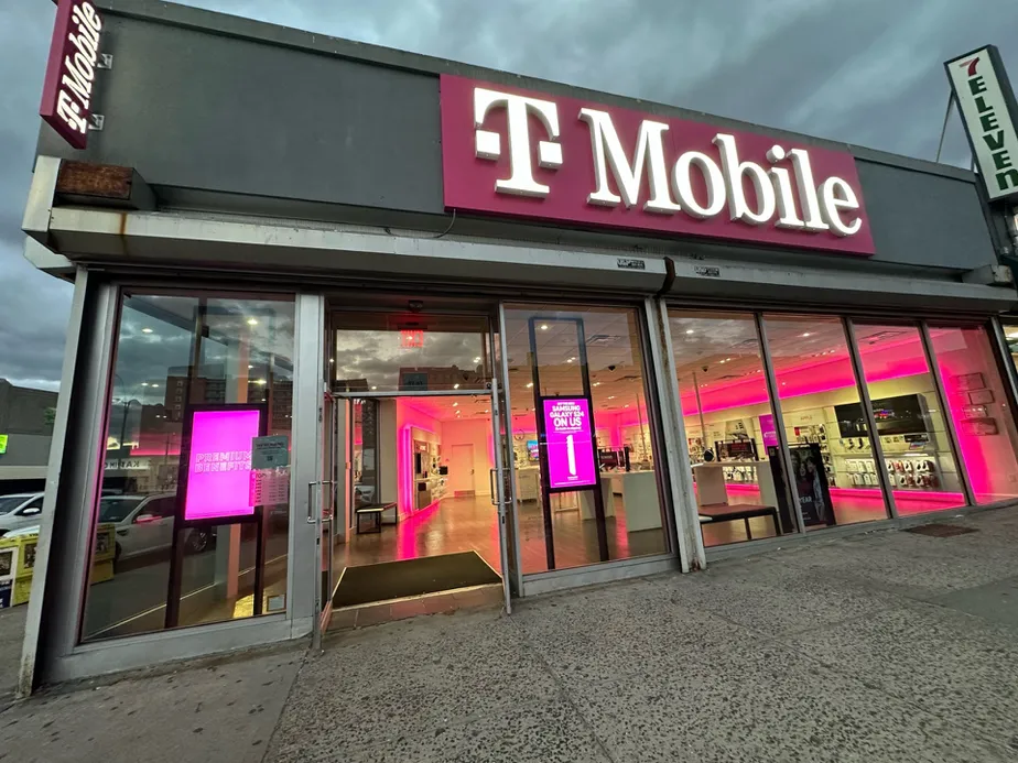  Exterior photo of T-Mobile Store at Queens Blvd & 63rd Dr, Rego Park, NY 