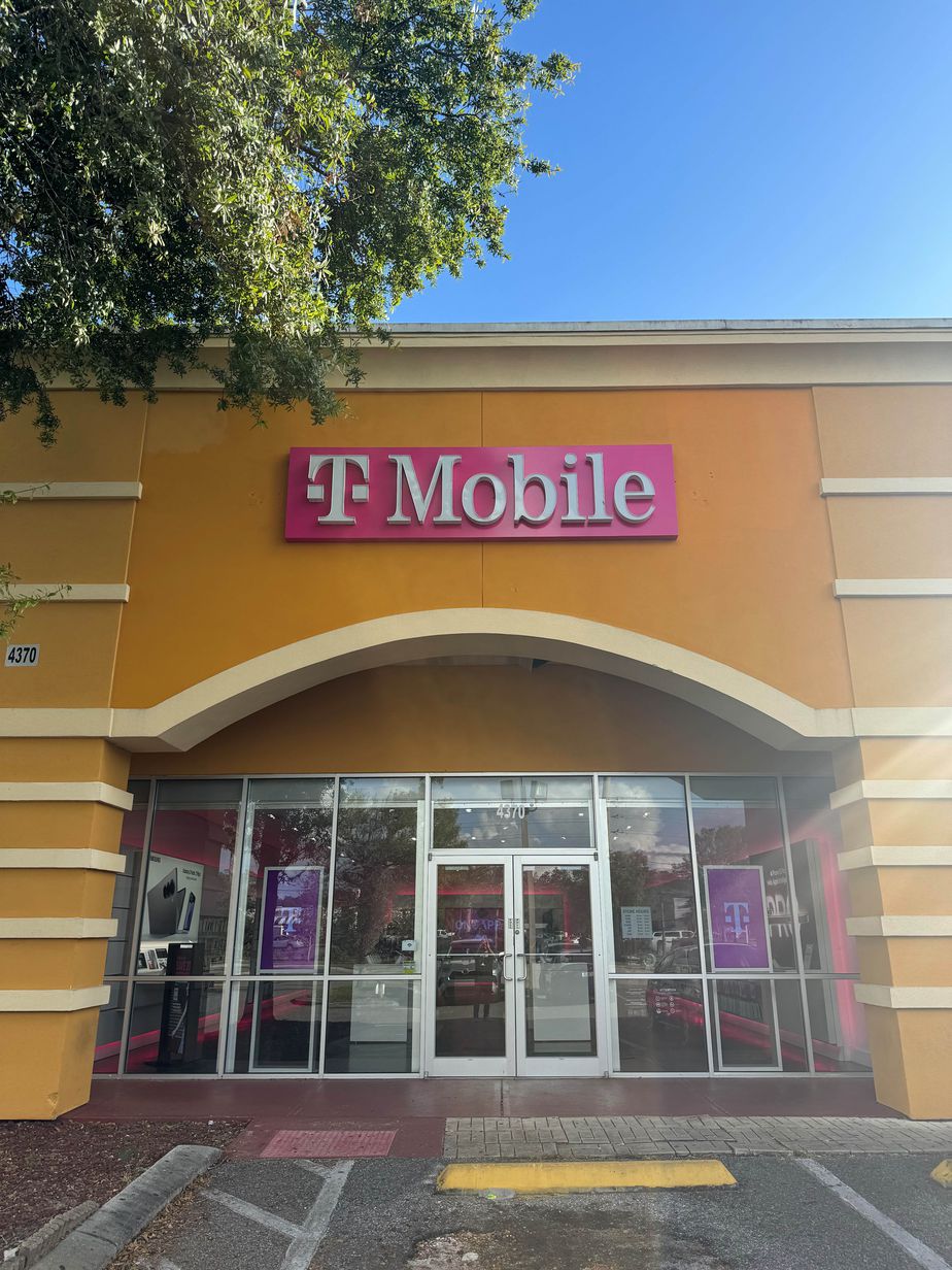 Exterior photo of T-Mobile Store at US Hwy 192 & East Bass Rd, Kissimmee, FL