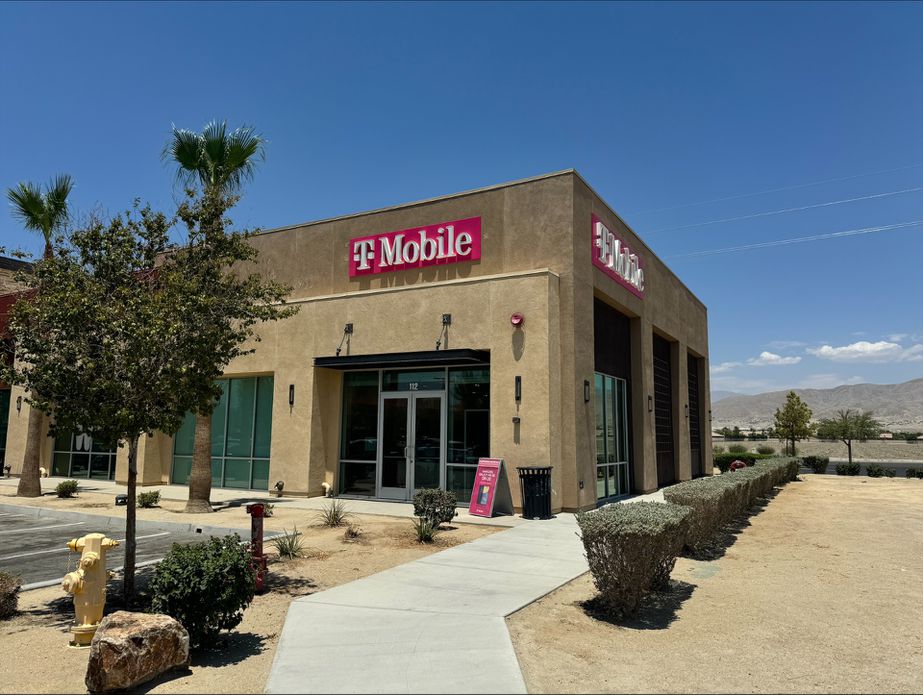 Exterior photo of T-Mobile Store at The Palms at Indio, Indio, CA