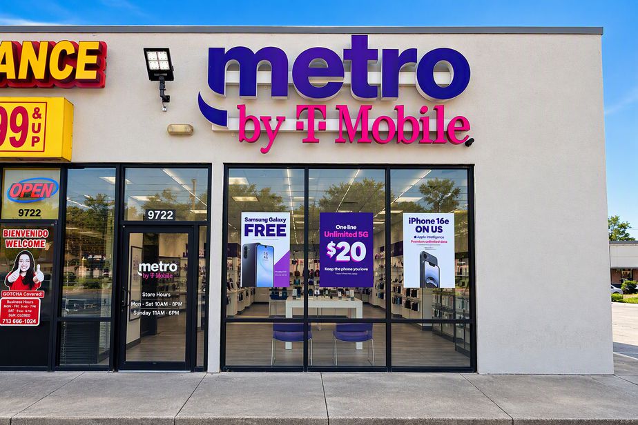 Metro by T-Mobile 9722 Fondren Rd - 9722 Fondren Rd 