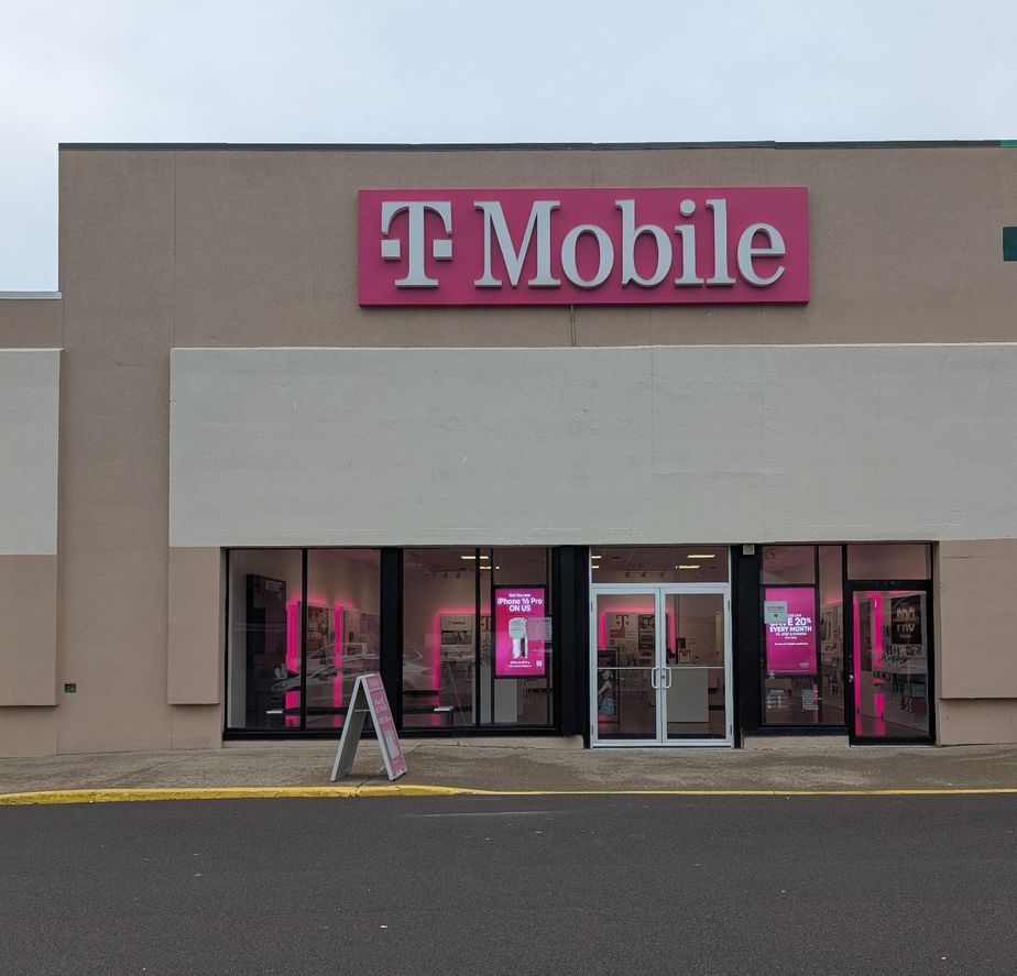 Exterior photo of T-Mobile Store at Bath Plaza, Bath, NY