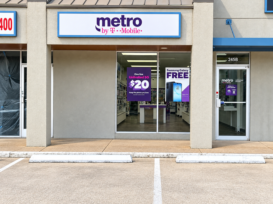 Metro by T-Mobile 245 N Hampton Rd, - 245 N Hampton Rd, 