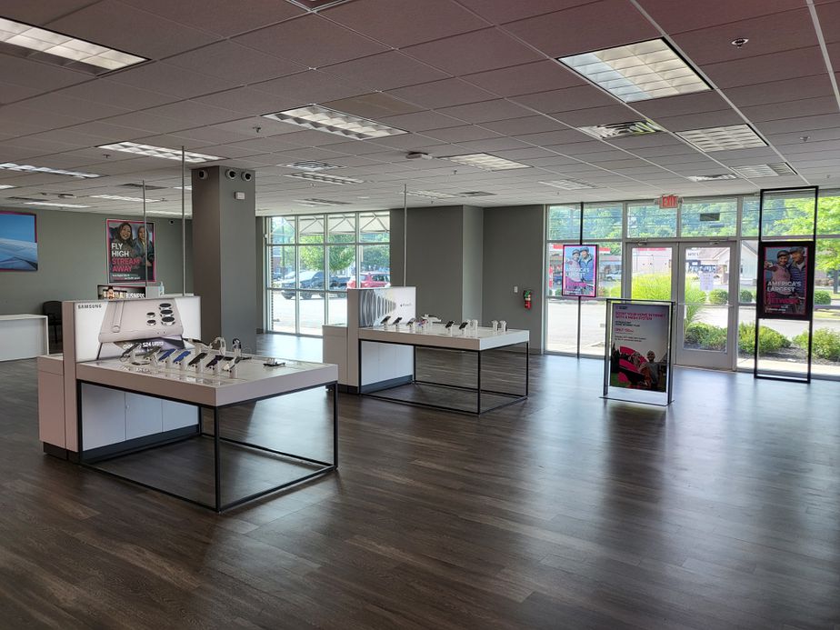 Interior photo of T-Mobile Store at Kingston Pike & N Cedar Bluff Rd, Knoxville, TN