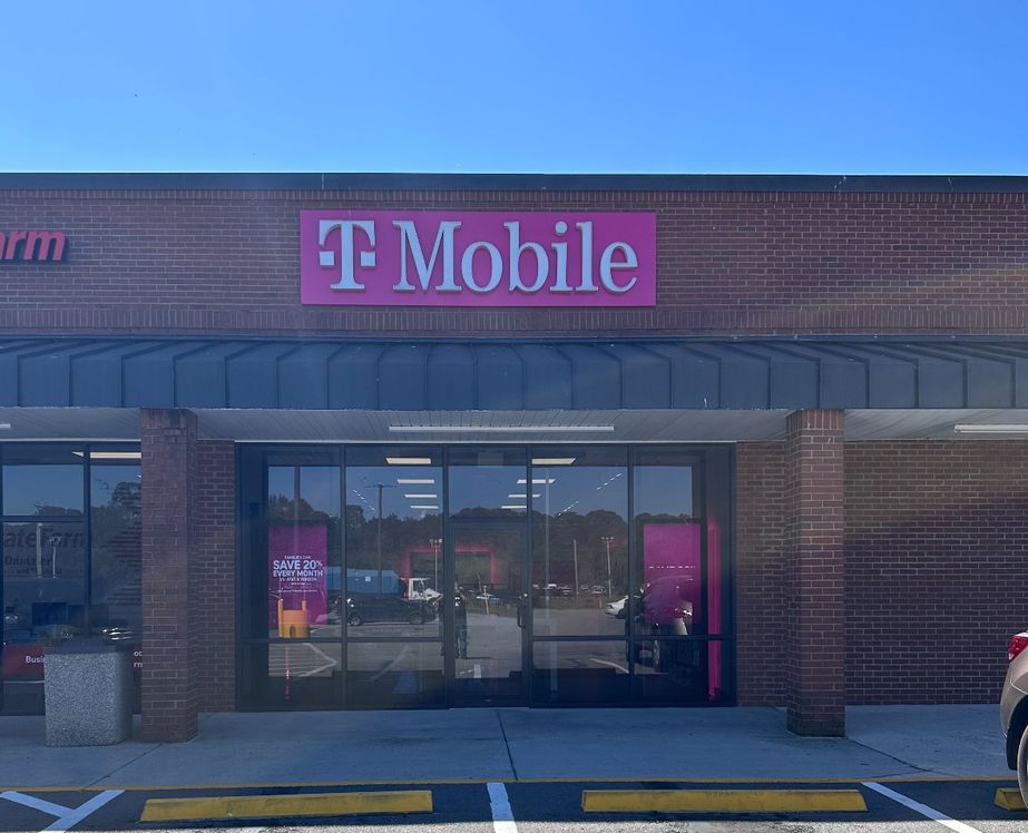 Exterior photo of T-Mobile Store at Ravenel Towne Centre, Ravenel, SC