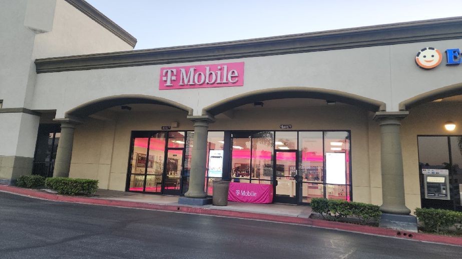Exterior photo of T-Mobile Store at Main & Chapel, Alhambra, CA