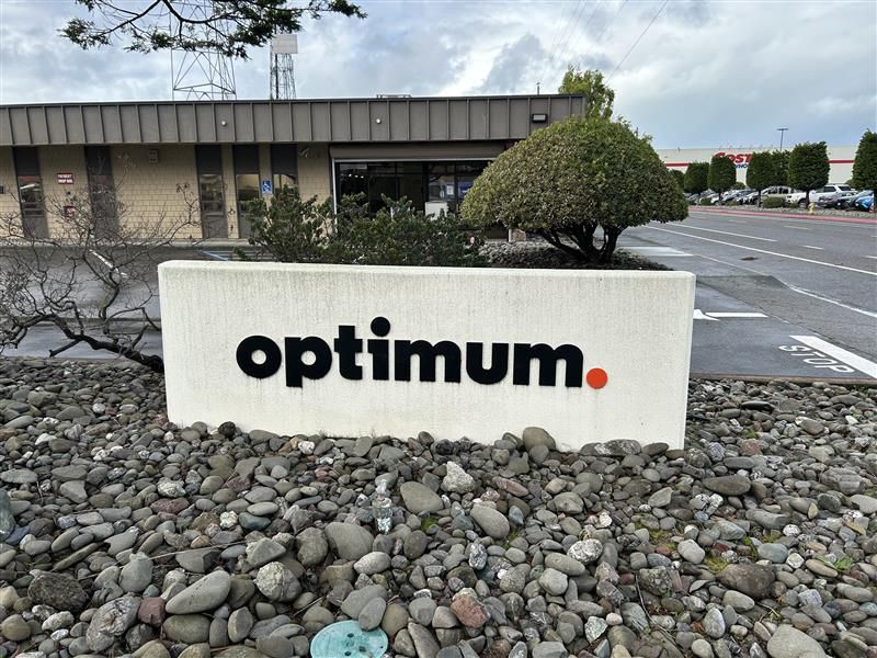 Optimum Eureka - 911 W. Wabash Ave 