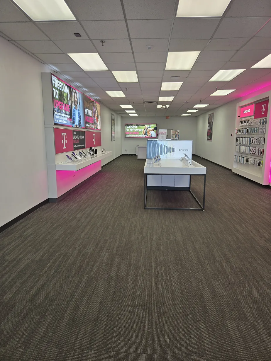  Interior photo of T-Mobile Store at Country Side Plz & Countryside Plz, Mt Pleasant, PA 