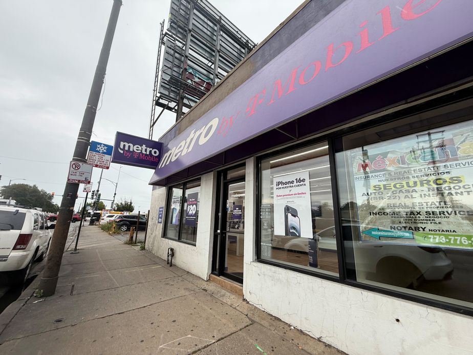 Metro by T-Mobile 5111 S Kedzie Ave - 5111 S Kedzie Ave 
