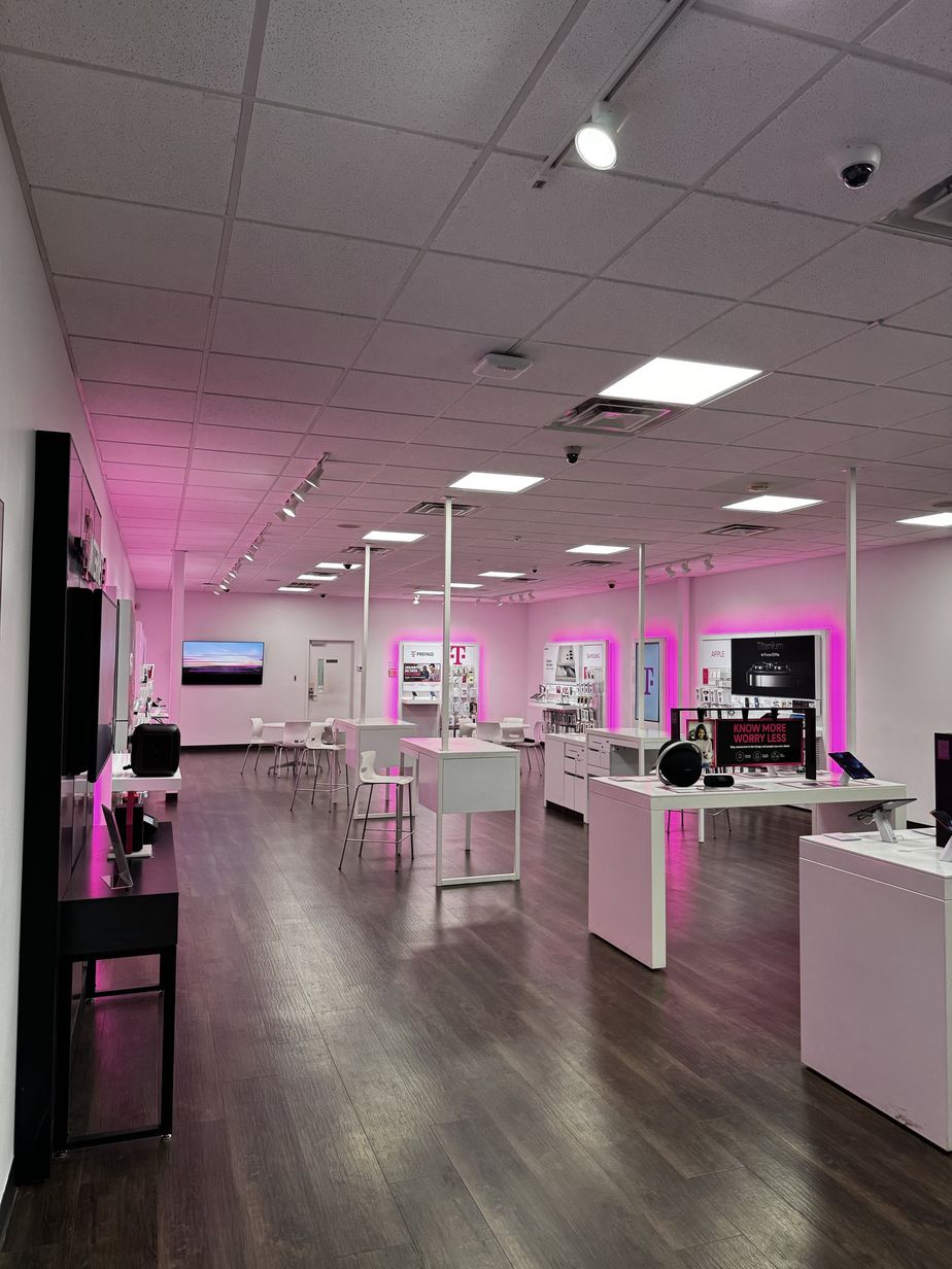 Interior photo of T-Mobile Store at Brickyard, Mt. Pleasant, SC