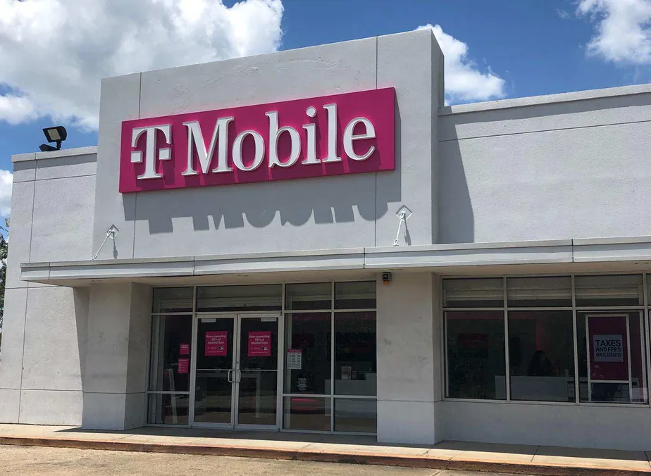 Exterior photo of T-Mobile store at I-45 & Fm 1960, Houston, TX