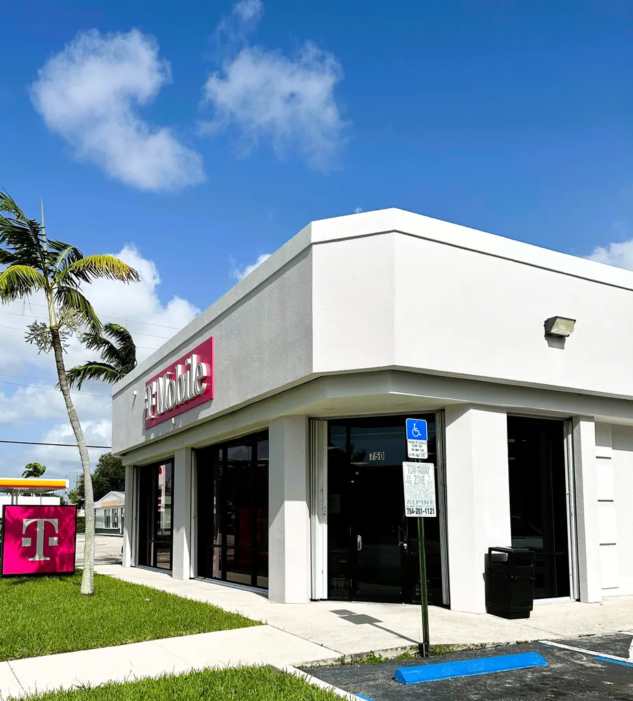 Exterior photo of T-Mobile Store at W Hallandale Beach Blvd & NW 8th Ave, Hallandale, FL