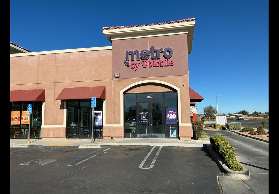 Metro by T-Mobile 15461 Main St - 15461 Main St 