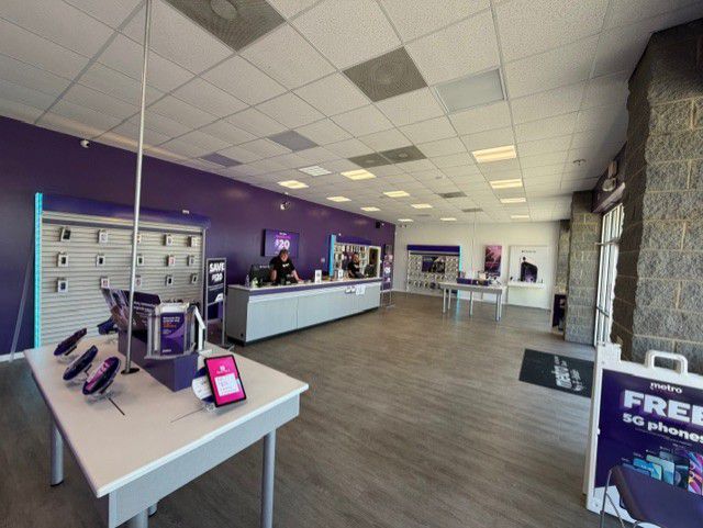 Metro by T-Mobile 618 Piney Forest Rd - 618 Piney Forest Rd 
