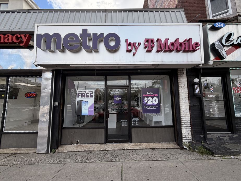 Metro by T-Mobile 244 S Orange Ave - 244 S Orange Ave 