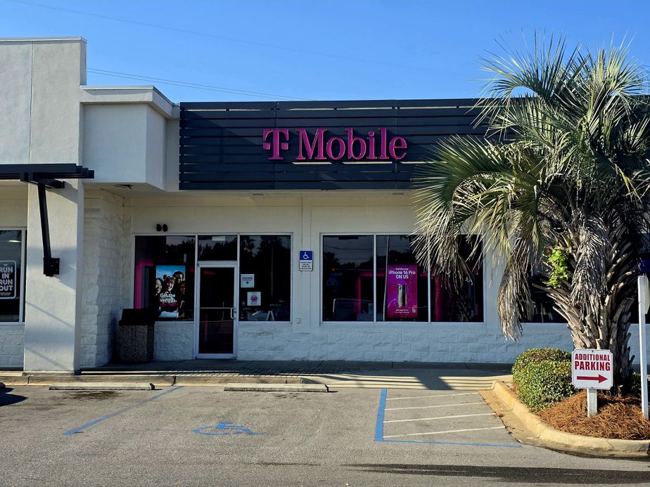 Exterior photo of T-Mobile Store at US 98 & South Shore Dr, Miramar Beach, FL