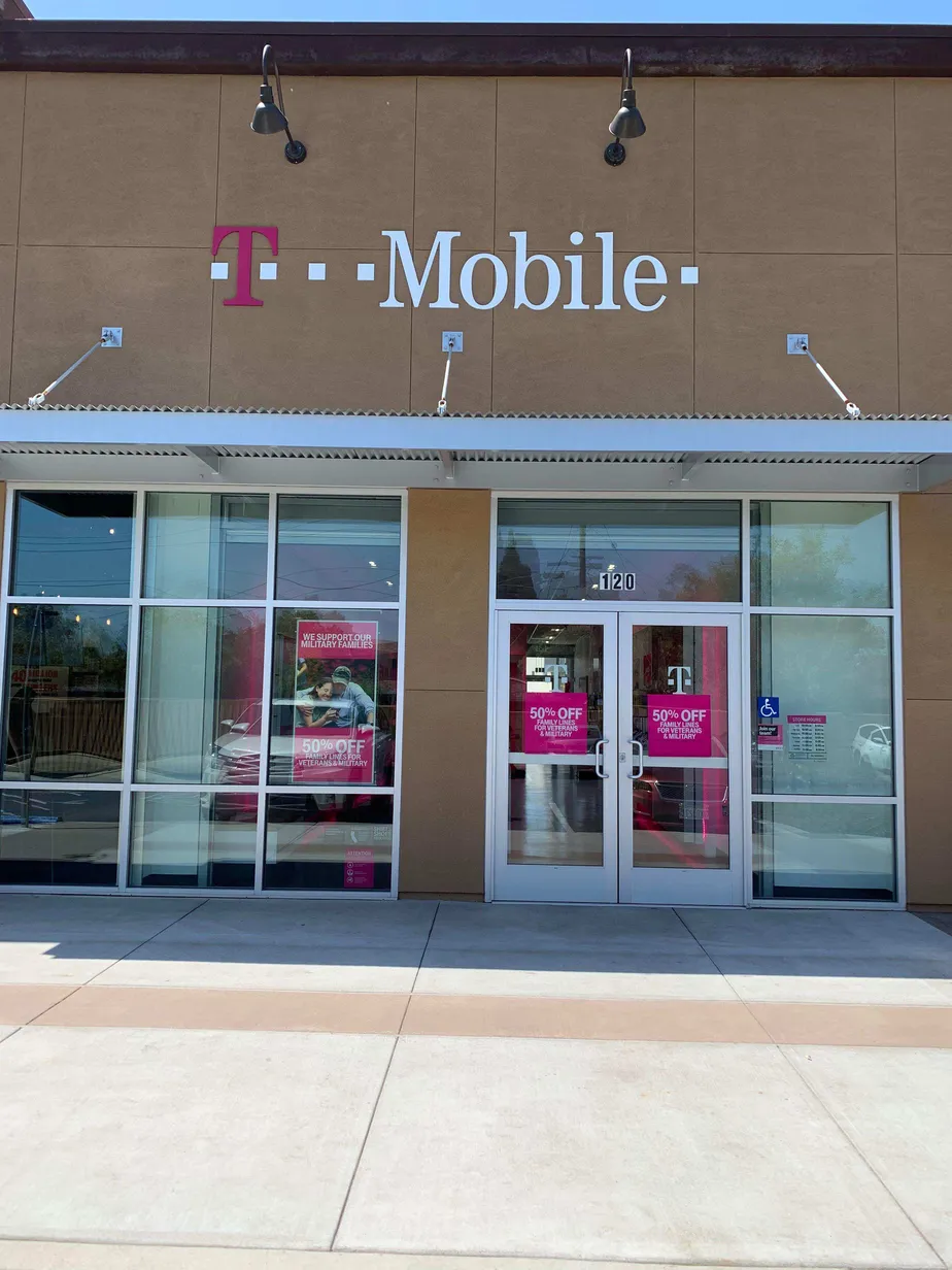 Exterior photo of T-Mobile store at Folsom & 59th, Sacramento, CA