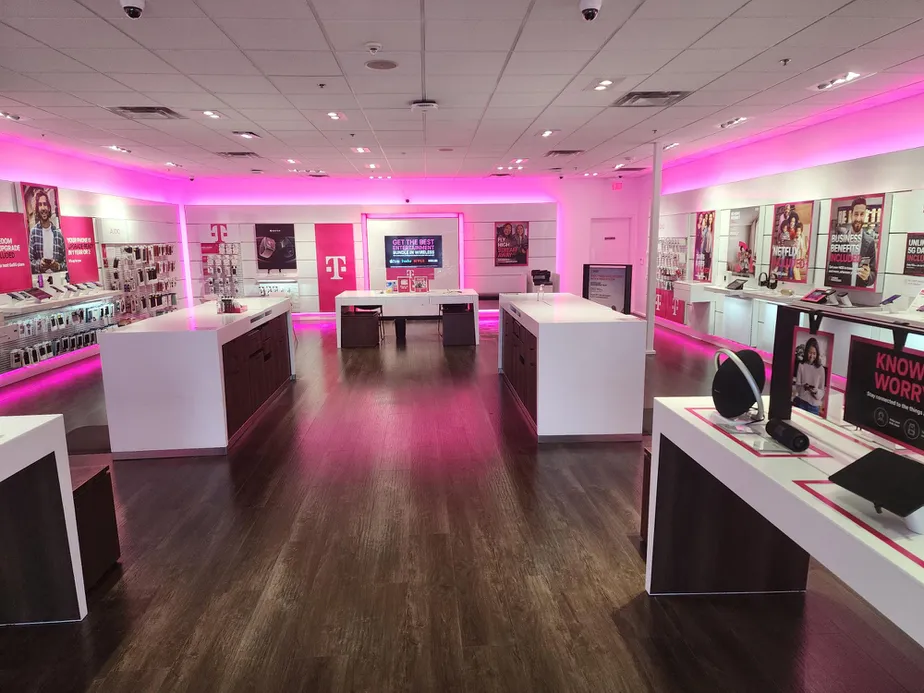  Interior photo of T-Mobile Store at Bolger Square, Independence, MO 